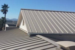 How is metal roofing beneficial for Canadian climate