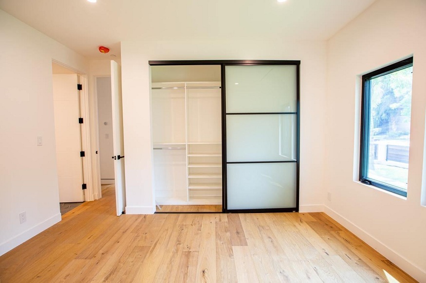 Custom Closet Doors in Los Angeles - KNR Sliding Doors